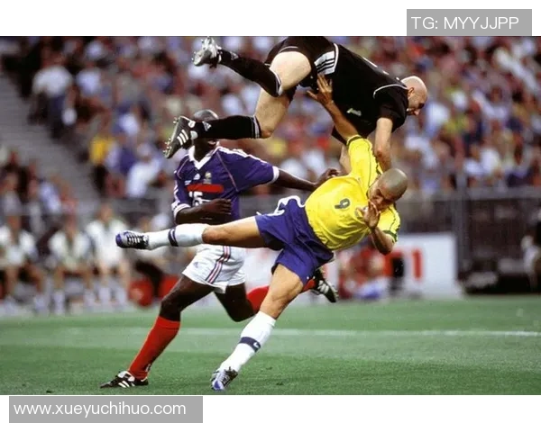 全球十大足球巨星精彩瞬间图鉴 见证传奇球员风采